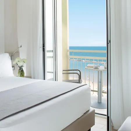 Riviera Hotell 3*