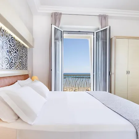 Hotell Riviera 3*