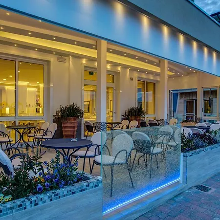 Riviera 3*