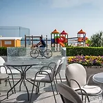Riviera Hotell