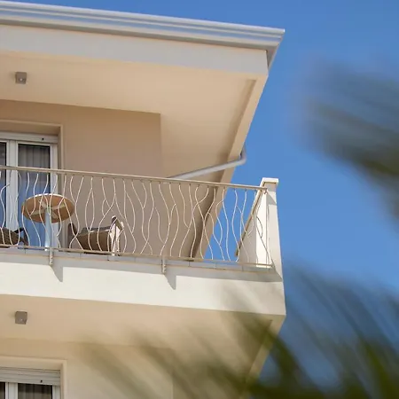Riviera فندق 3*