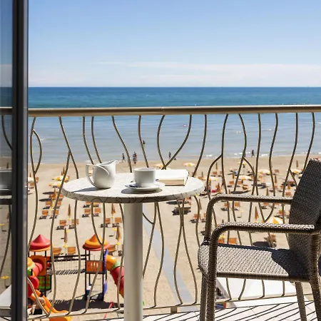 Отель Riviera 3*