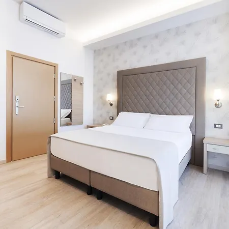 Riviera Hotel 3*