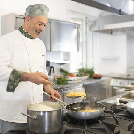 Riviera 호텔 3*