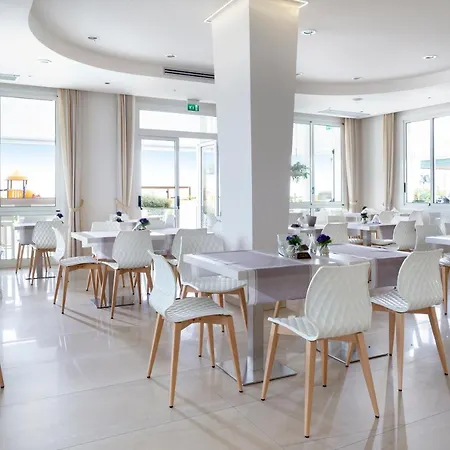 Отель Riviera 3*